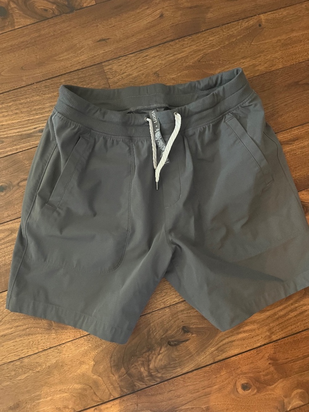 Men’s Vuori Meta shorts